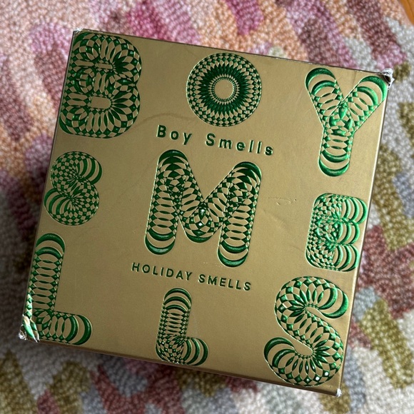 Boy Smells HOLIDAY SMELLS Boxed Candle 27 oz size Magnum - Picture 1 of 13